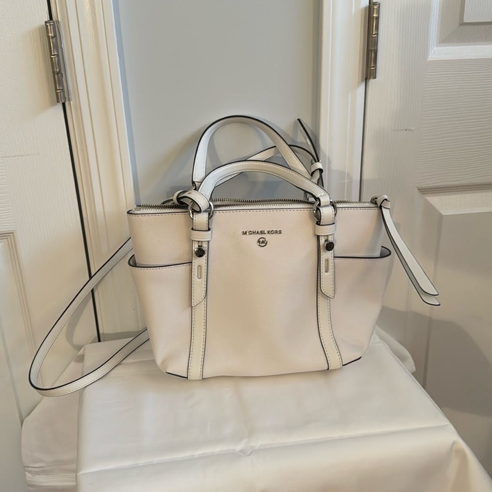 Michael Kors Sullivan Small Zip Top Tote Bag